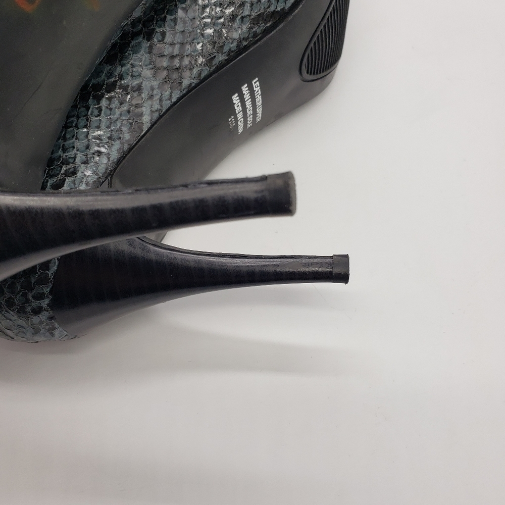 Preview International women US 11 gray heels snake print leather upper - Picture 4 of 11